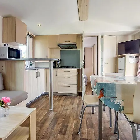 Mobil-home Piscine Camping *